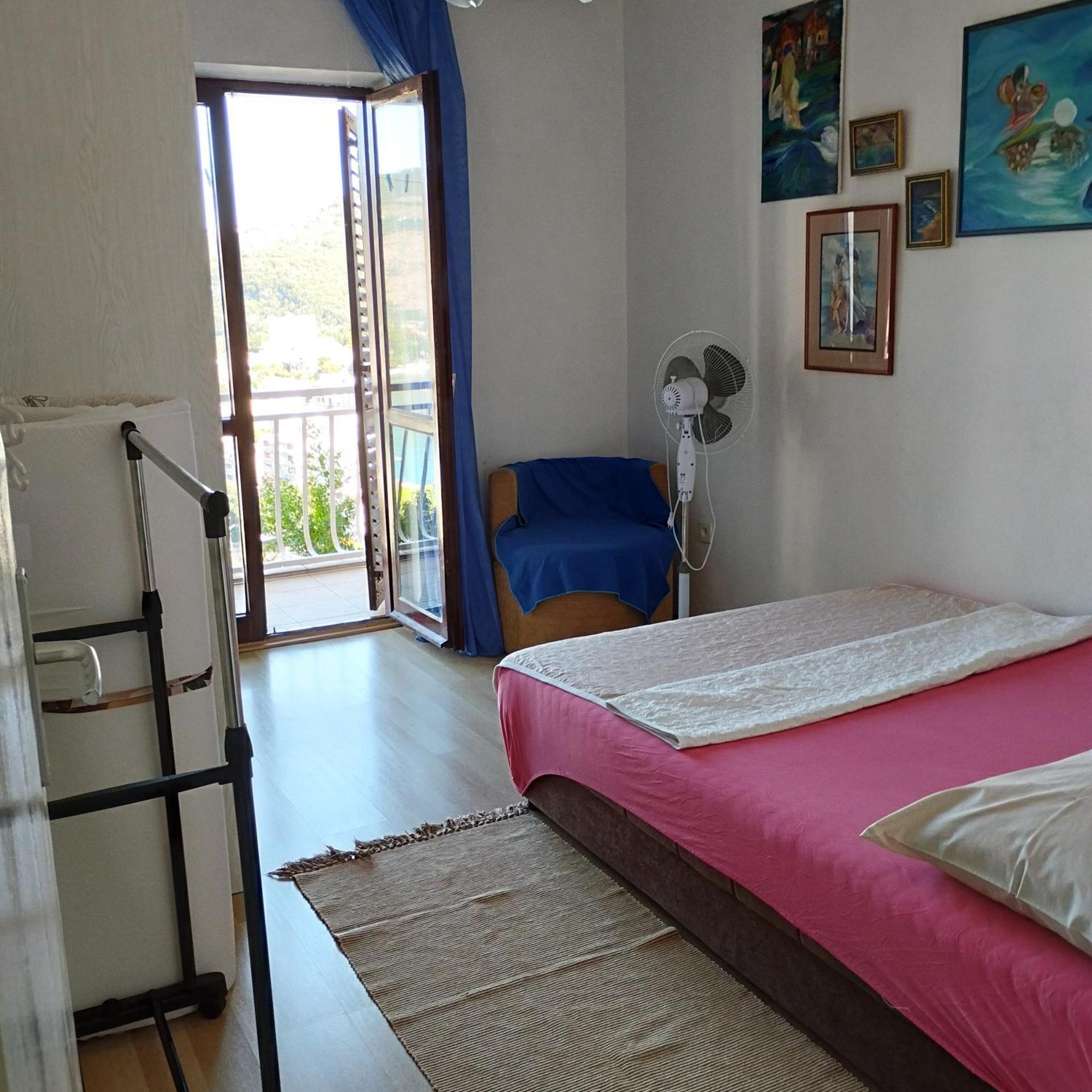 Apartmani Lovor แฮร์เซ็ก-โนวี ภายนอก รูปภาพ