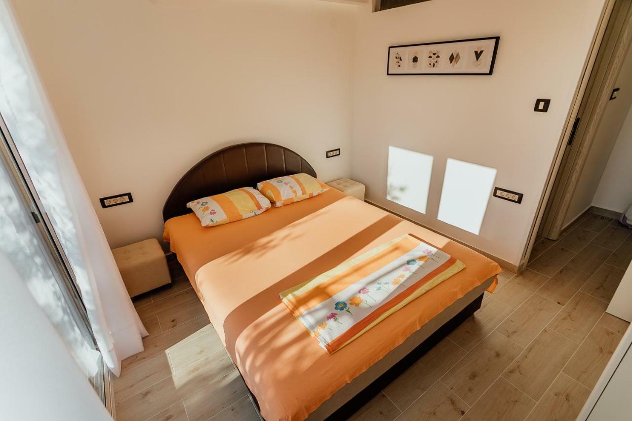 Apartmani Lovor แฮร์เซ็ก-โนวี ภายนอก รูปภาพ